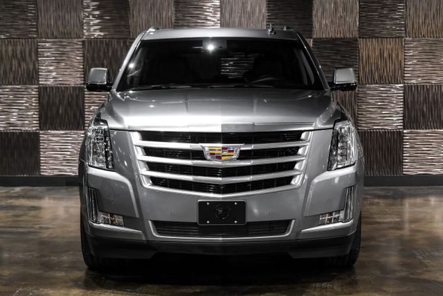 2018 Cadillac Escalade Luxury Sport Utility 4d - Image 6