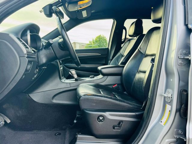 2018 Jeep Grand Cherokee - Image 14