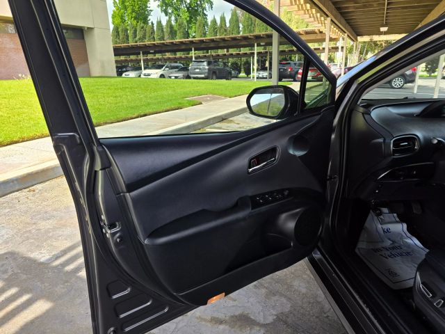 2017 Toyota Prius Prime - Image 15
