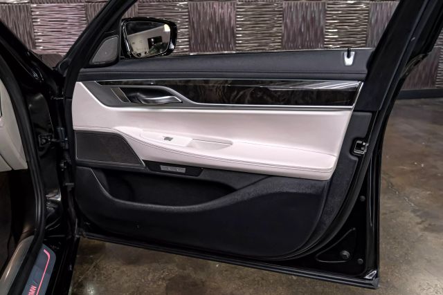 2018 Bmw 7 Series 750i Xdrive Sedan 4d - Image 41