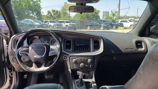 2020 Dodge Charger - Image 29