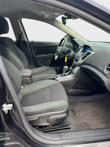 2011 Chevrolet Cruze - Image 15