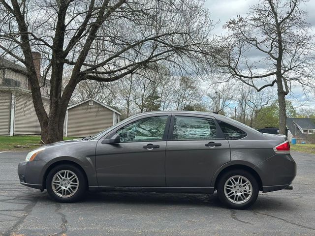2011 Ford Focus Se Sedan 4d - Image 10