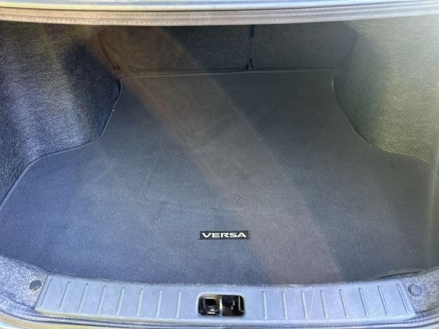 2019 Nissan Versa - Image 10