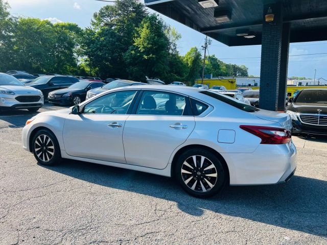 2018 Nissan Altima - Image 8