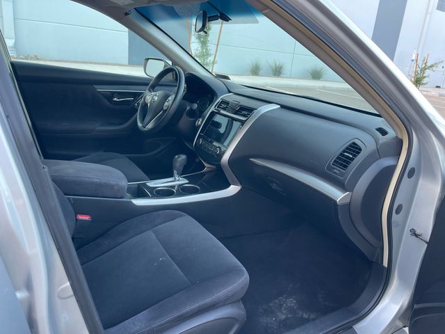 2013 Nissan Altima - Image 13