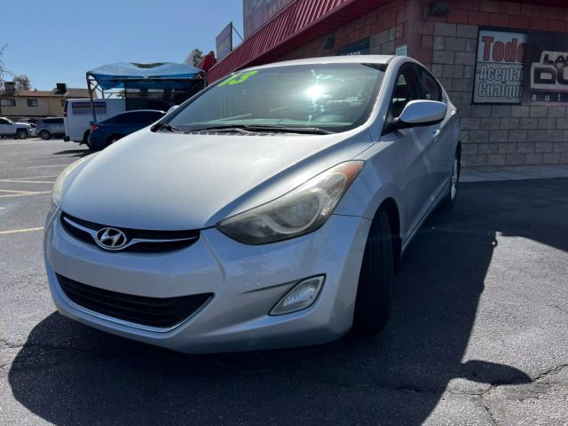 2013 Hyundai Elantra - Image 2