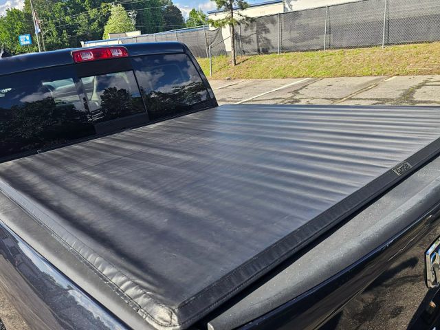 2015 Ram 1500 Crew Cab - Image 10