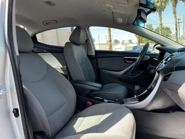 2013 Hyundai Elantra - Image 6
