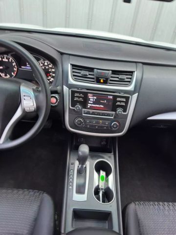 2016 Nissan Altima - Image 26