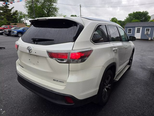 2016 Toyota Highlander Xle Sport Utility 4d - Image 5