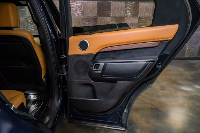 2019 Land Rover Discovery Hse Luxury Sport Utility 4d - Image 42