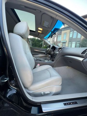 2015 Infiniti Q40 Sedan 4d - Image 12