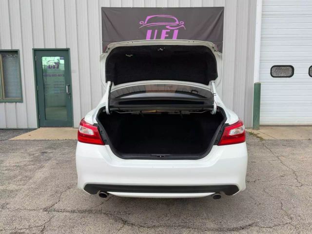 2016 Nissan Altima - Image 19