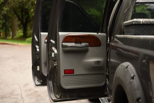 2003 Ford F250 Super Duty Crew Cab - Image 16