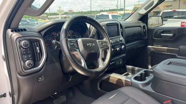 2021 Chevrolet Silverado 1500 Crew Cab - Image 18