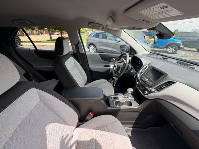 2022 Chevrolet Equinox - Image 16