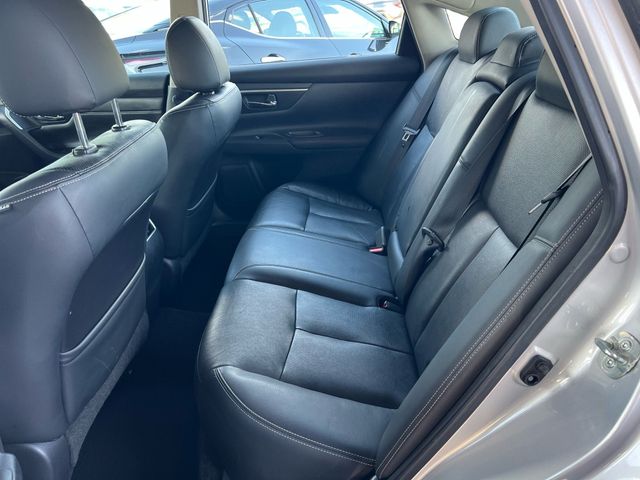 2018 Nissan Altima - Image 18