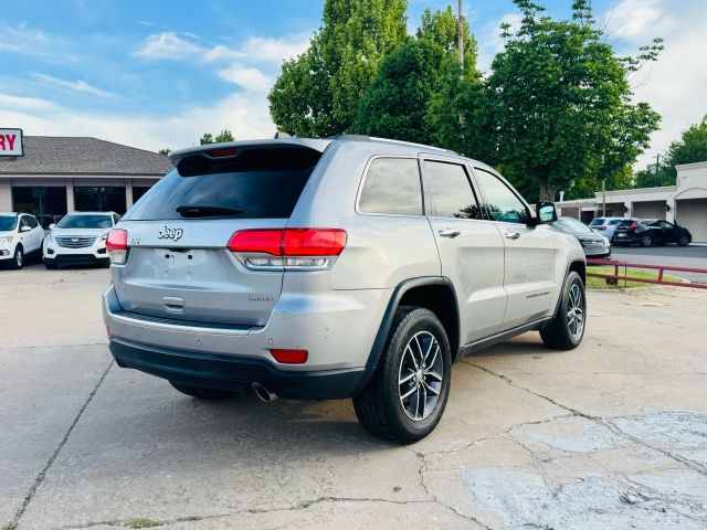 2018 Jeep Grand Cherokee - Image 10