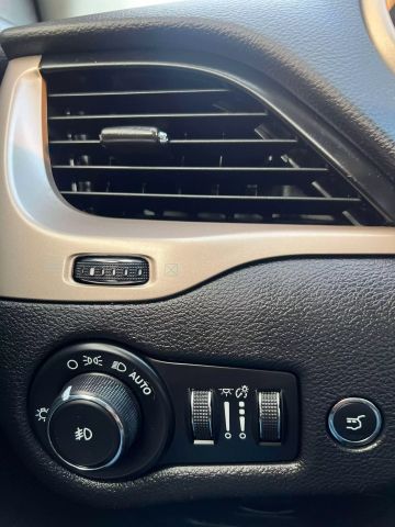 2017 Jeep Cherokee Latitude Sport Utility 4d - Image 25