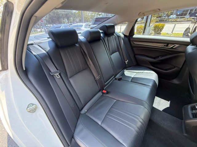 2018 Honda Accord - Image 16