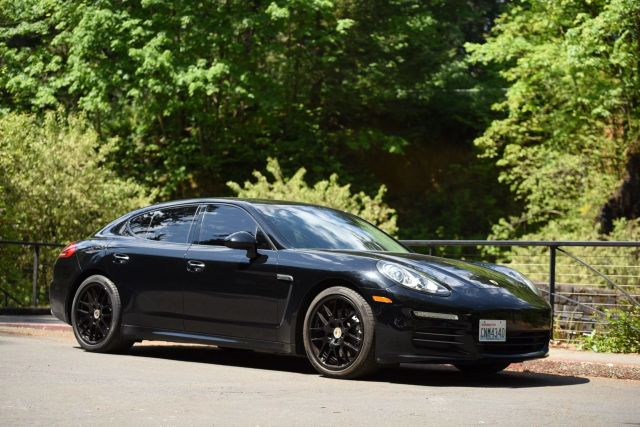 2015 Porsche Panamera - Image 17