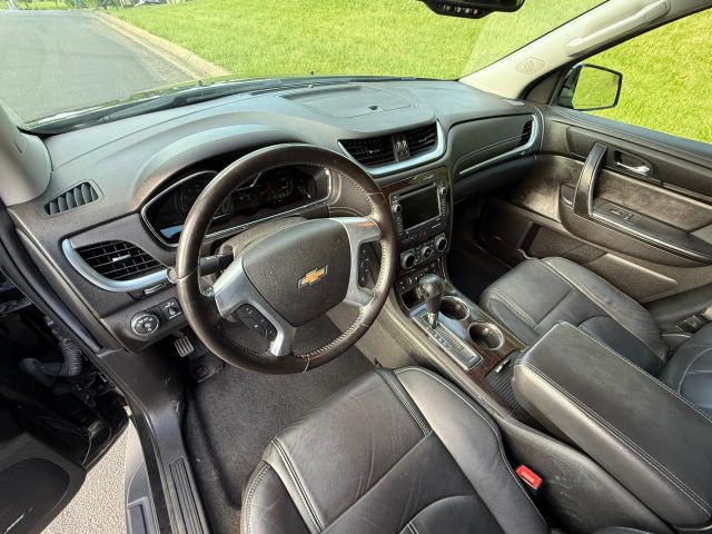 2017 Chevrolet Traverse Lt Sport Utility 4d - Image 9
