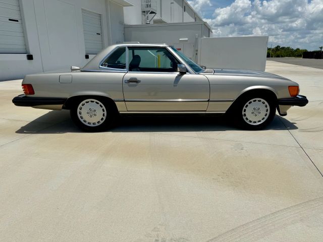 1987 Mercedes-benz 560 Series - Image 7