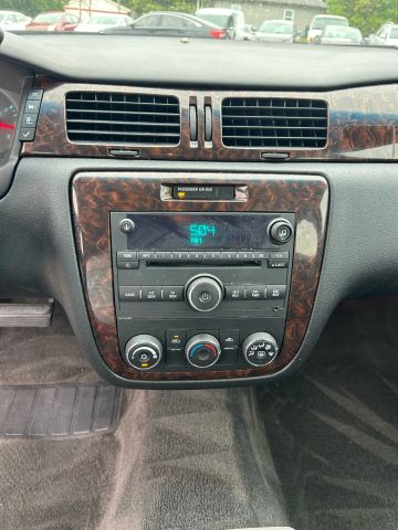 2016 Chevrolet Impala Limited - Image 17
