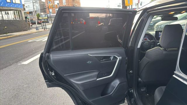 2019 TOYOTA RAV4 SUV 4-CYL, 2.5 LITER LE SPORT UTILITY 4D