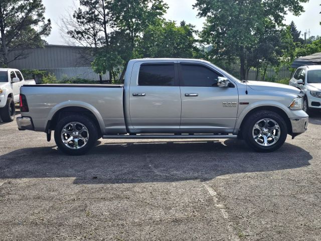 2016 Ram 1500 Crew Cab - Image 4
