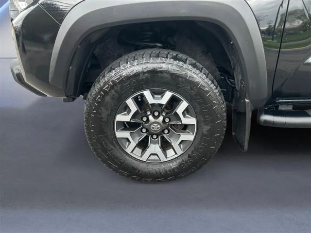 2017 Toyota Tacoma Double Cab - Image 14
