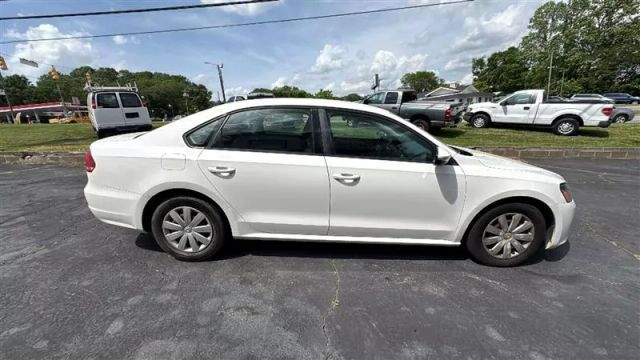 2012 Volkswagen Passat - Image 4