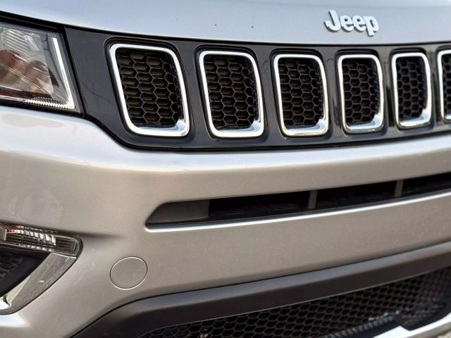 2020 Jeep Compass - Image 30