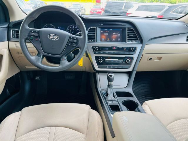2017 Hyundai Sonata - Image 23