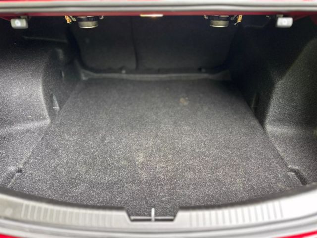 2018 Chevrolet Malibu - Image 12