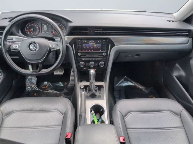 2020 Volkswagen Passat - Image 10