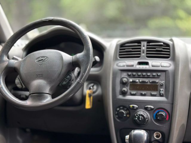 2003 Hyundai Santa Fe - Image 18
