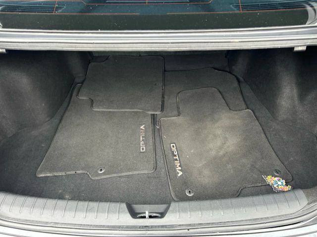 2017 Kia Optima - Image 13