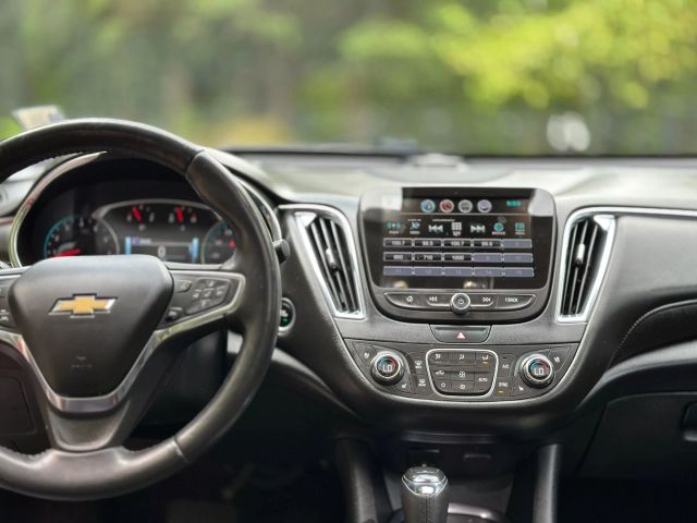 2018 Chevrolet Malibu - Image 22