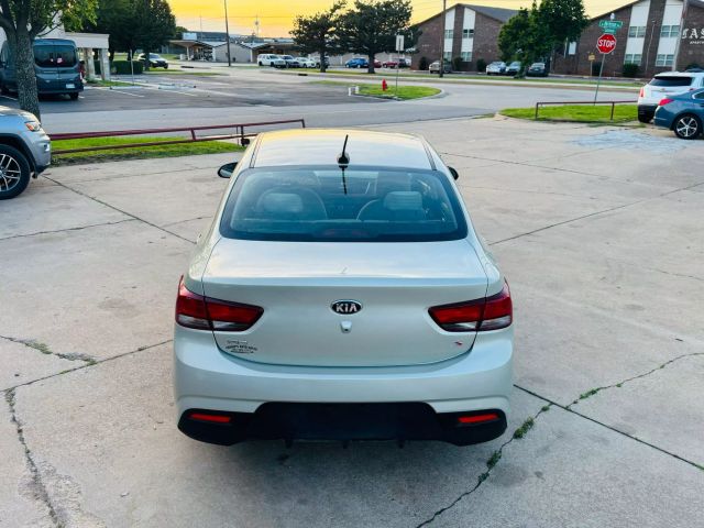 2018 Kia Rio - Image 9