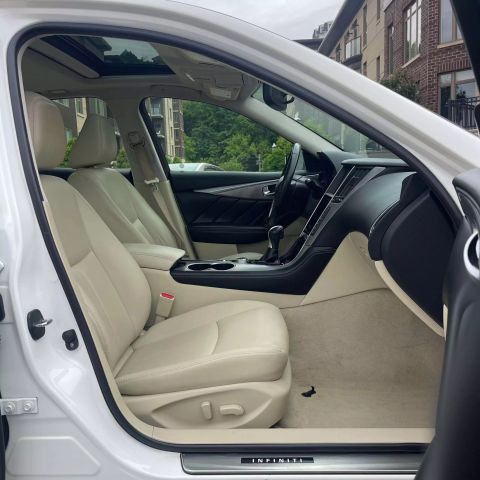 2015 Infiniti Q50 3.7 Premium Sedan 4d - Image 20