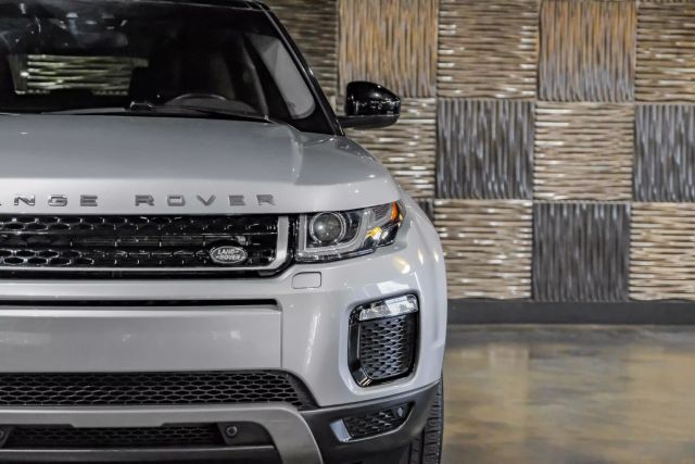 2018 Land Rover Range Rover Evoque Se Premium Sport Utility 4d - Image 40