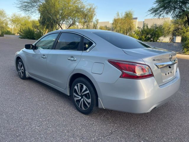 2013 Nissan Altima - Image 8
