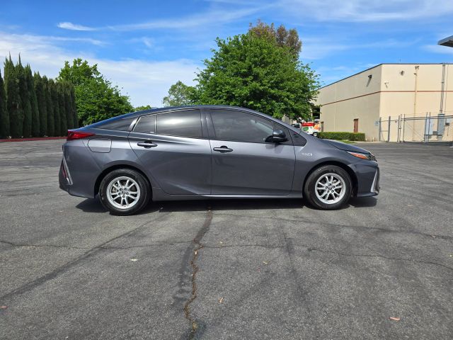 2017 Toyota Prius Prime - Image 4