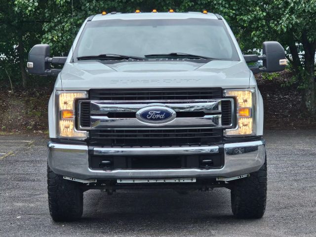 2019 Ford F250 Super Duty Crew Cab - Image 2