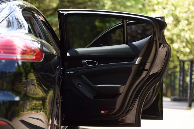 2015 Porsche Panamera - Image 13