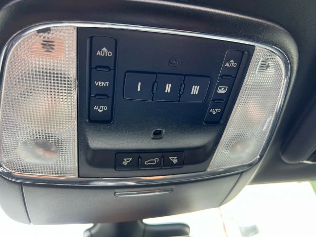 2019 Jeep Grand Cherokee - Image 18