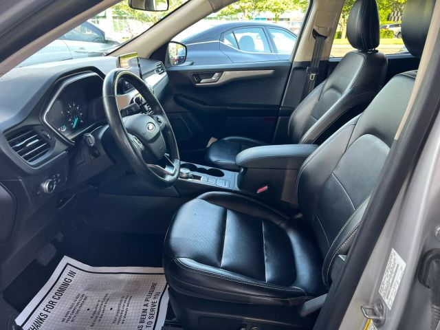 2020 Ford Escape - Image 16