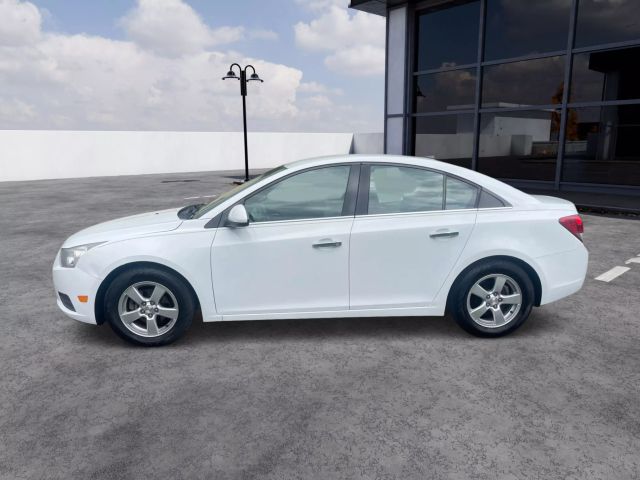 2014 Chevrolet Cruze - Image 2